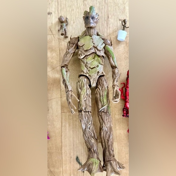 Marvel Legends Groot toys - Picture 1 of 3